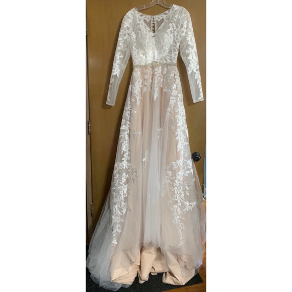 Prom Or Wedding dress - Picture 4 of 5